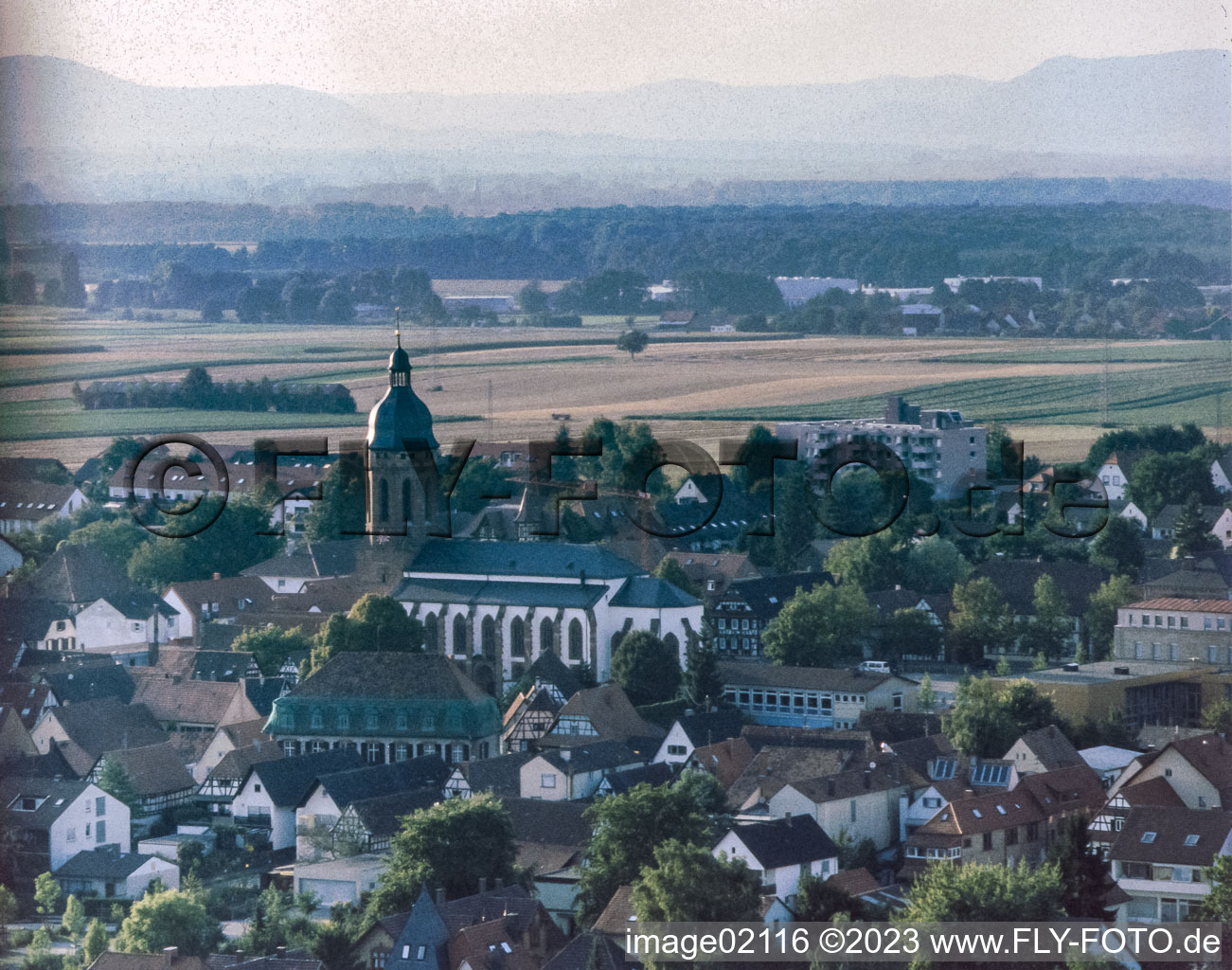 Kandel St. Georgskirche vom Ballon aus im Bundesland Rheinland-Pfalz, Deutschland