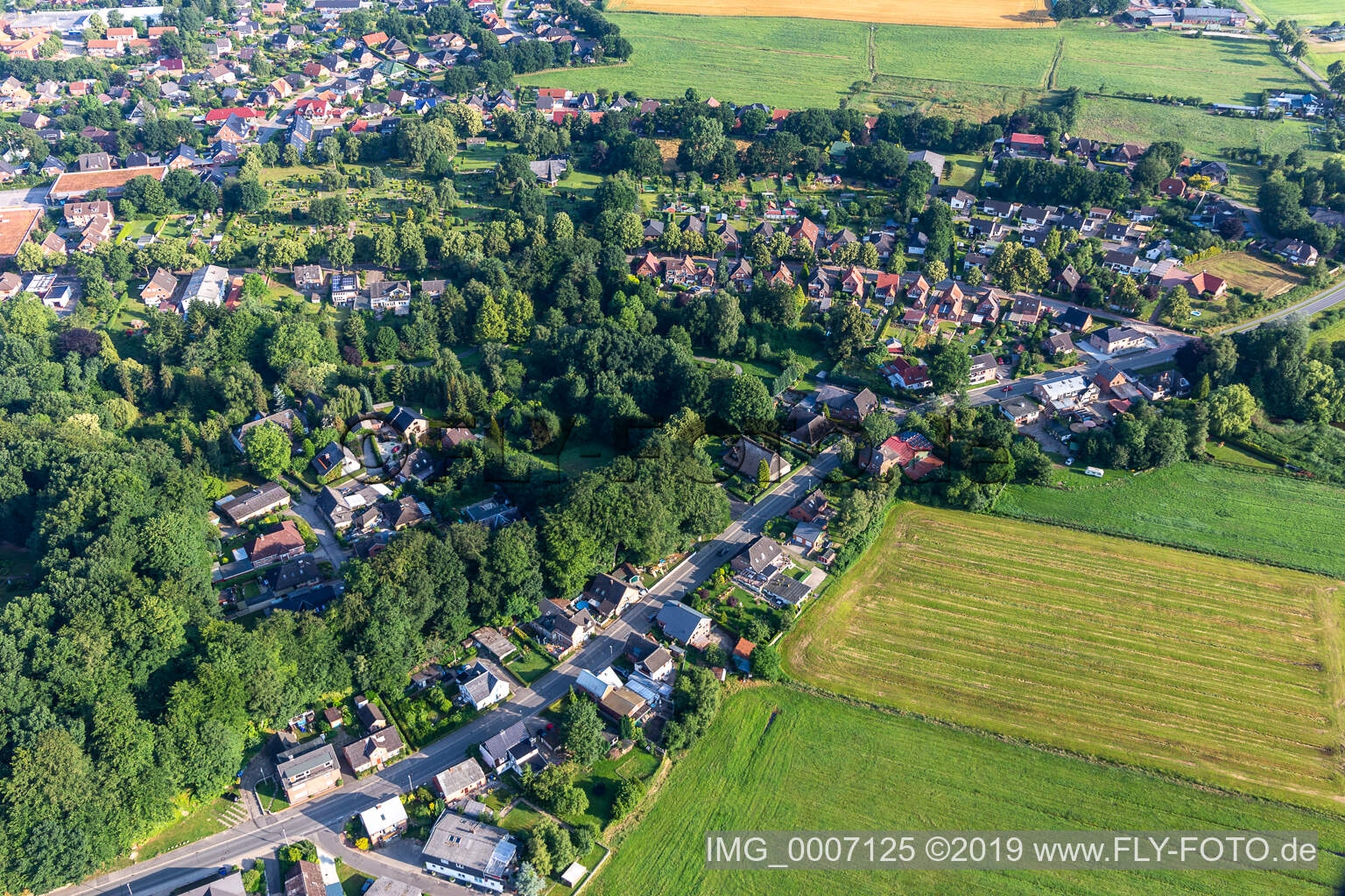 Luftbild von Burg im Bundesland Schleswig-Holstein, Deutschland