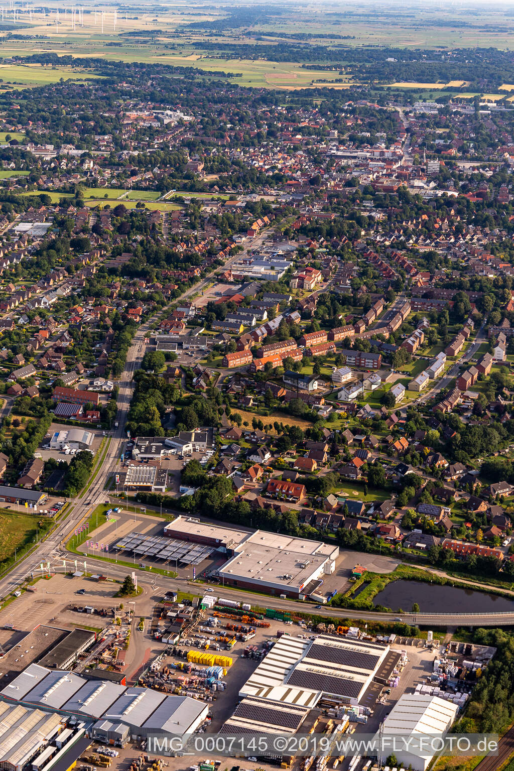 Luftbild von Stadtansicht des Innenstadtbereiches in Heide im Bundesland Schleswig-Holstein, Deutschland