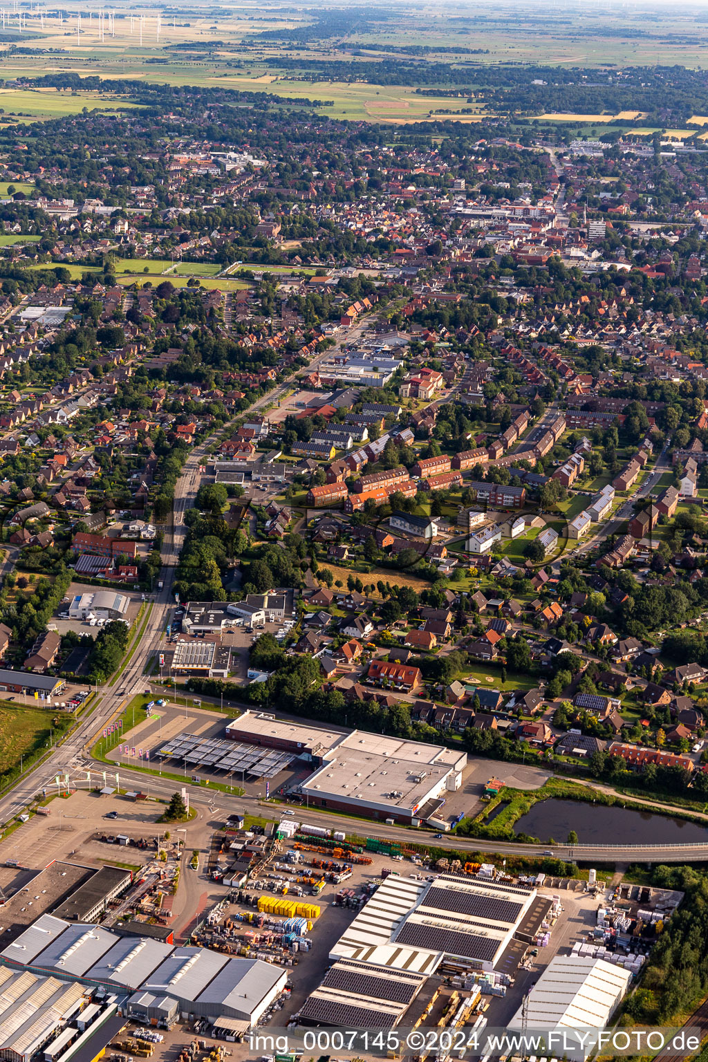 Luftbild von Stadtansicht des Innenstadtbereiches in Heide im Bundesland Schleswig-Holstein, Deutschland