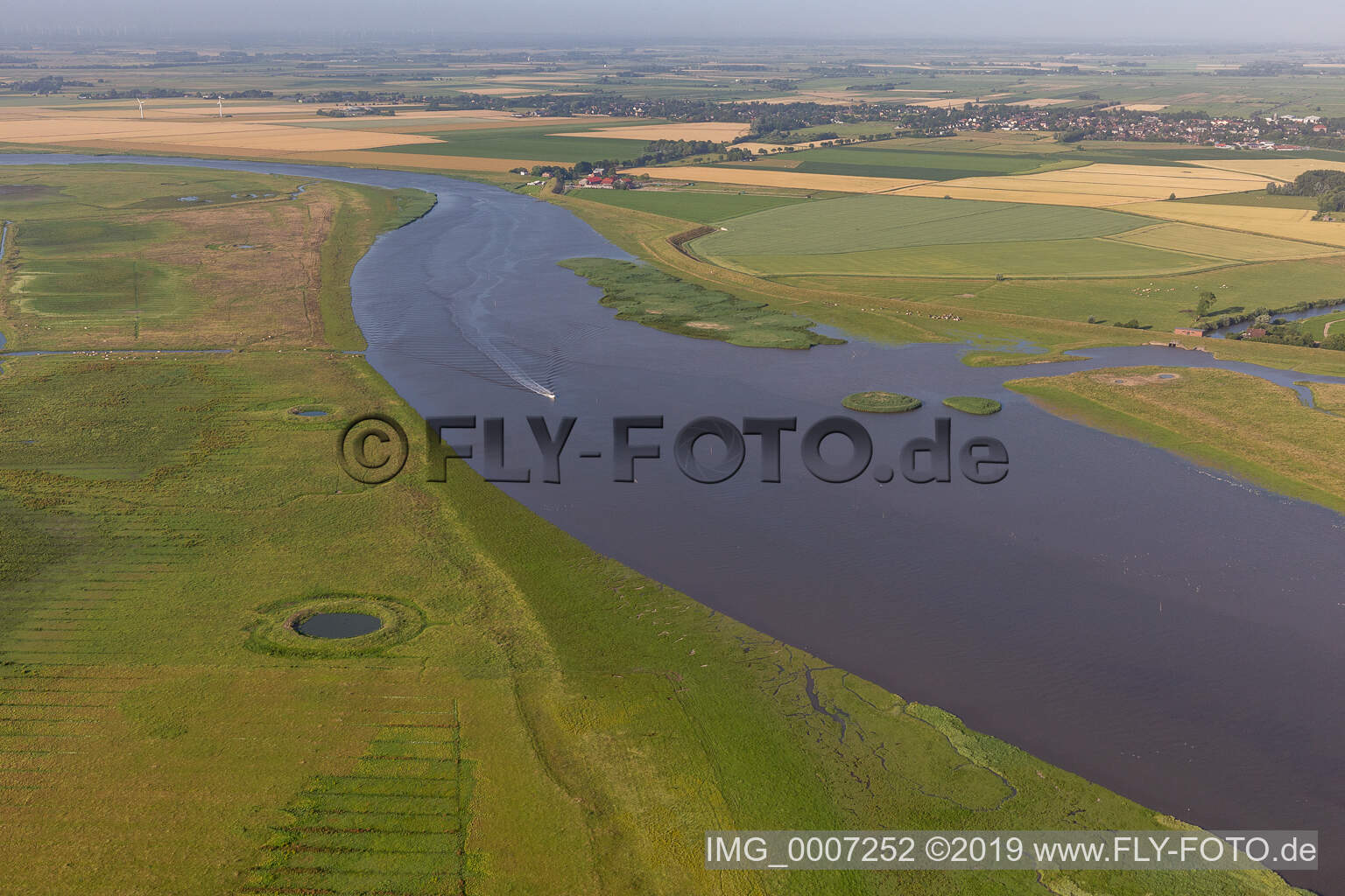 Luftbild von Naturschutzgebiet Oldensworter Vorland an der Eider im Bundesland Schleswig-Holstein, Deutschland