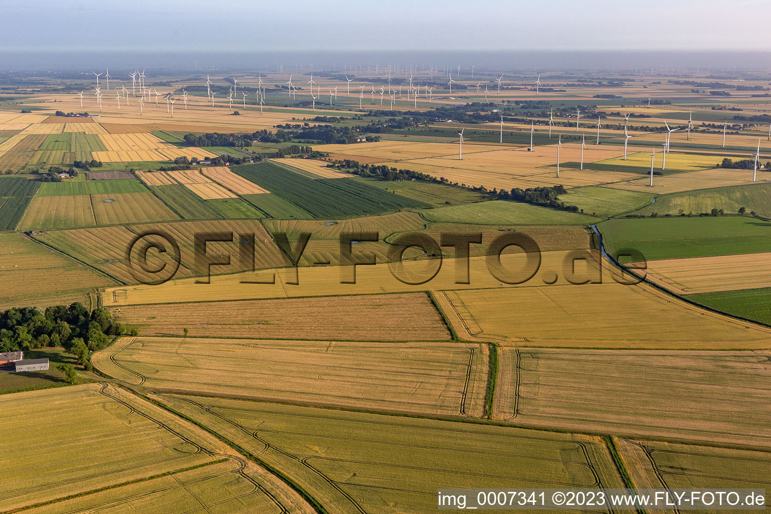 Windparks an der Nordsee in Flehde im Bundesland Schleswig-Holstein, Deutschland