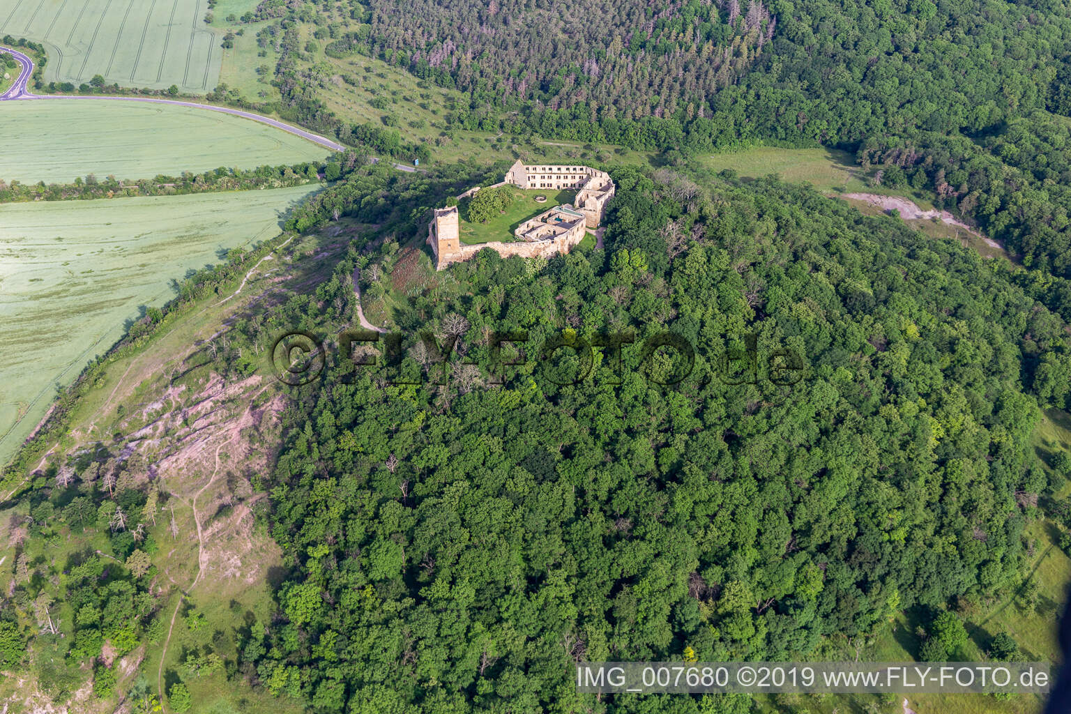 Luftaufnahme von Burg Gleichen in Wandersleben im Bundesland Thüringen, Deutschland