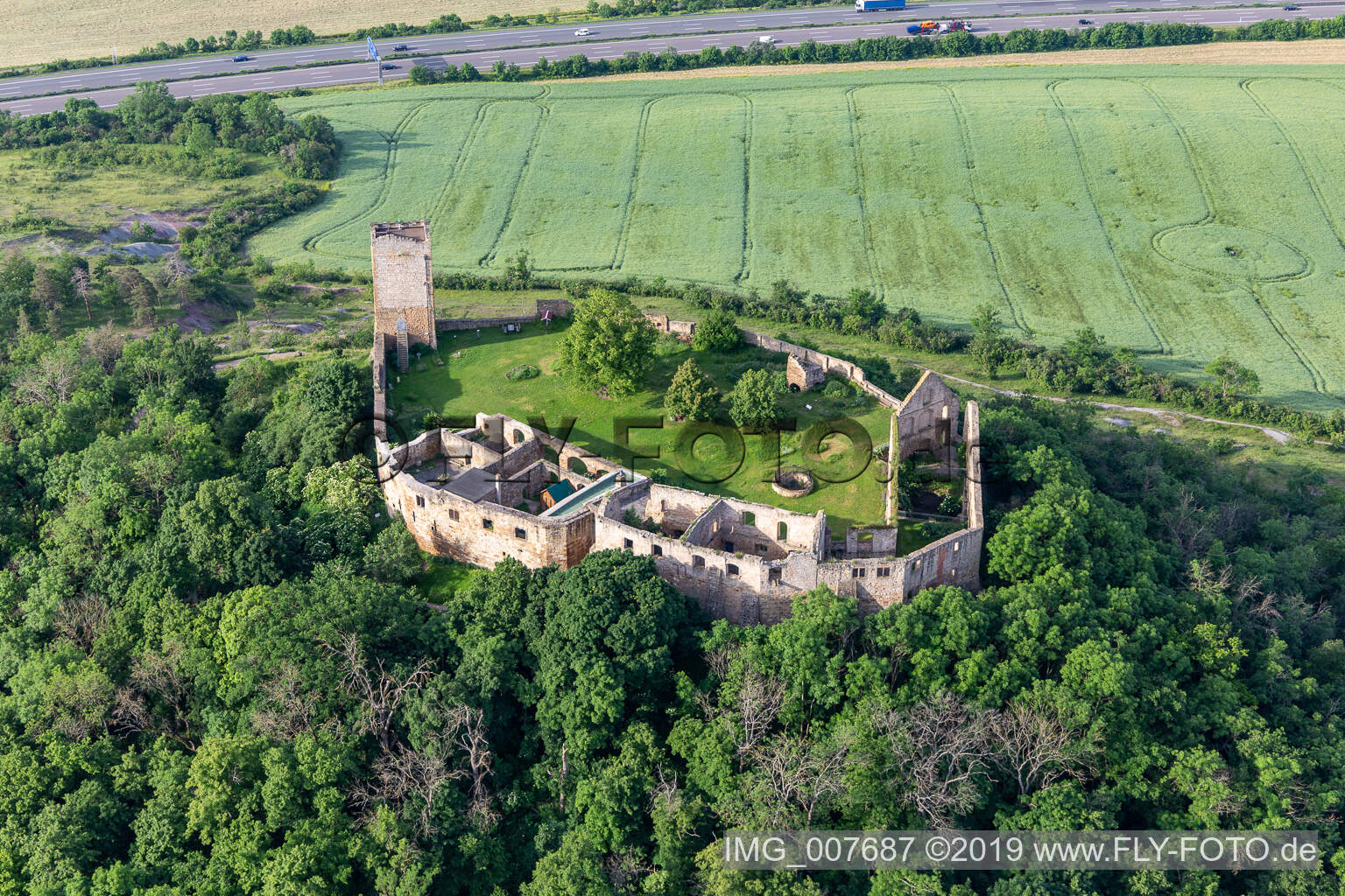 Burg Gleichen in Wandersleben im Bundesland Thüringen, Deutschland aus der Vogelperspektive