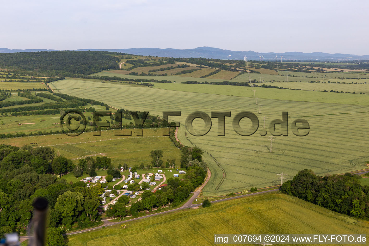 Luftaufnahme von Camping Drei Gleichen im Ortsteil Mühlberg im Bundesland Thüringen, Deutschland