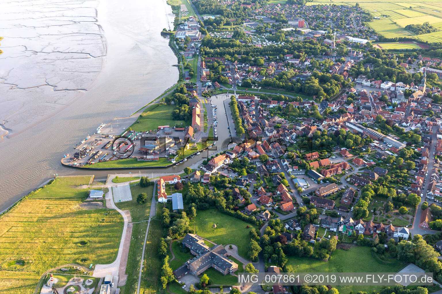 Luftbild von Hafen Tönning im Bundesland Schleswig-Holstein, Deutschland