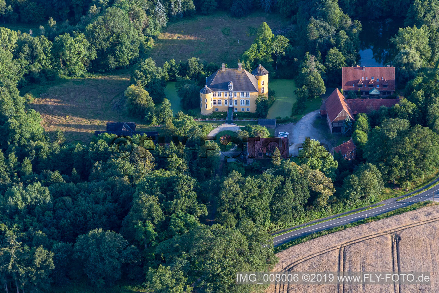 Luftbild von Hotel Schloss Diepenbrock in Bocholt im Bundesland Nordrhein-Westfalen, Deutschland