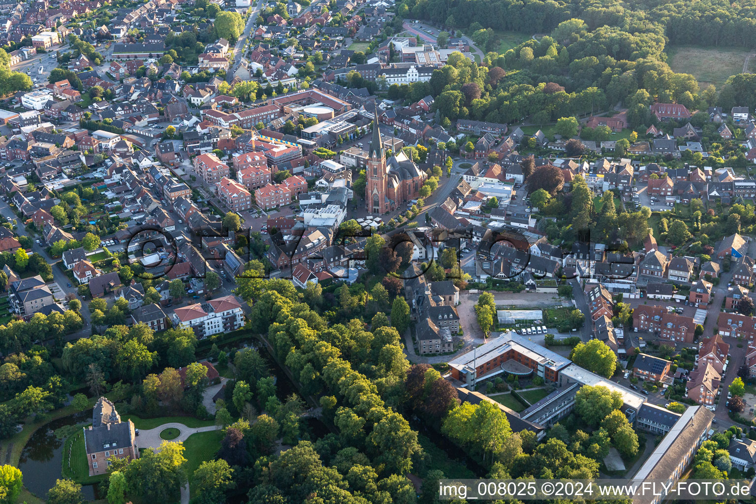 St. Gudula Kirche, Innenstadt in Rhede im Bundesland Nordrhein-Westfalen, Deutschland