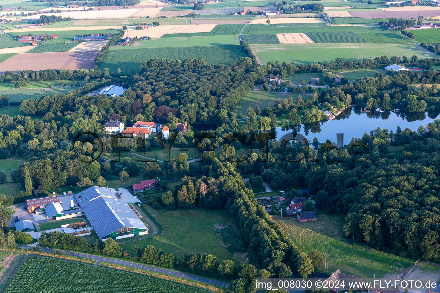 Pröbstingsee im Ortsteil Hoxfeld in Borken im Bundesland Nordrhein-Westfalen, Deutschland