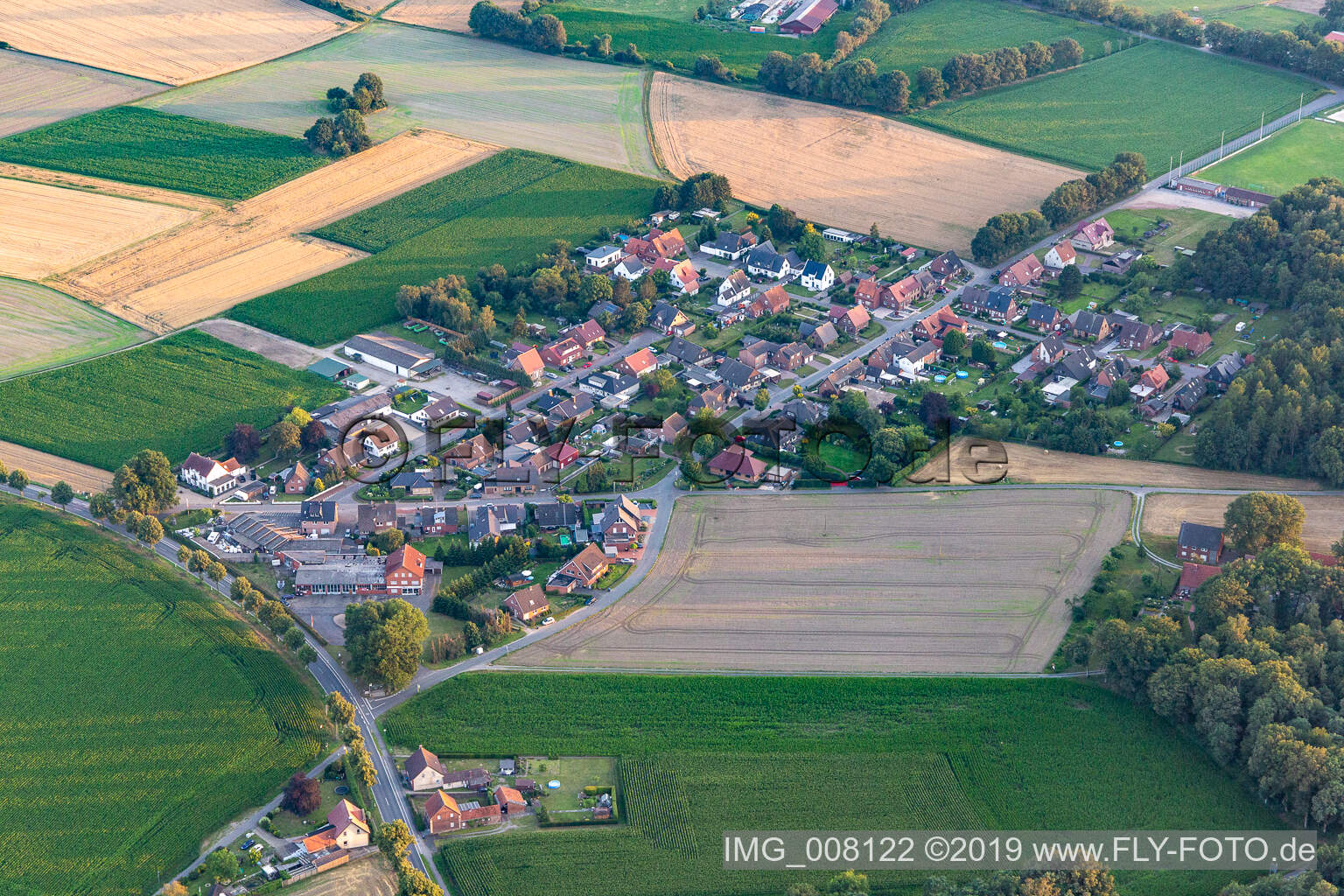 Schrägluftbild von Lippramsdorf im Bundesland Nordrhein-Westfalen, Deutschland