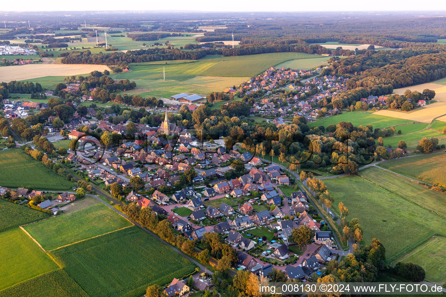 Ortsansicht der Straßen und Häuser der Wohngebiete in Reken im Bundesland Nordrhein-Westfalen, Deutschland