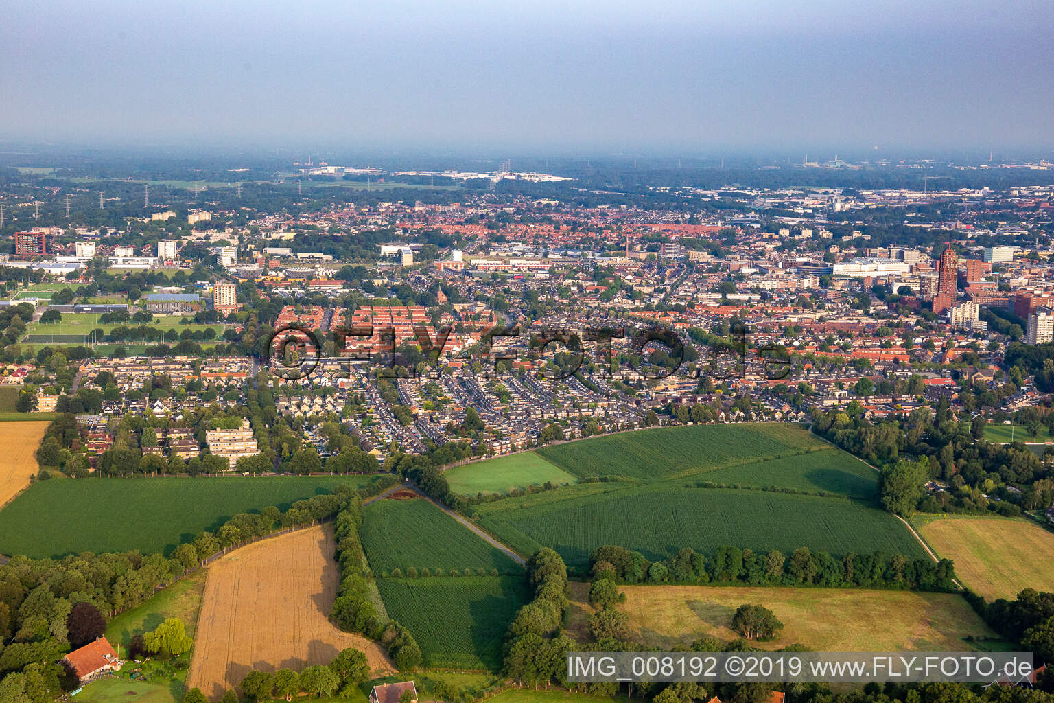 Luftaufnahme von Enschede im Bundesland Overijssel, Niederlande