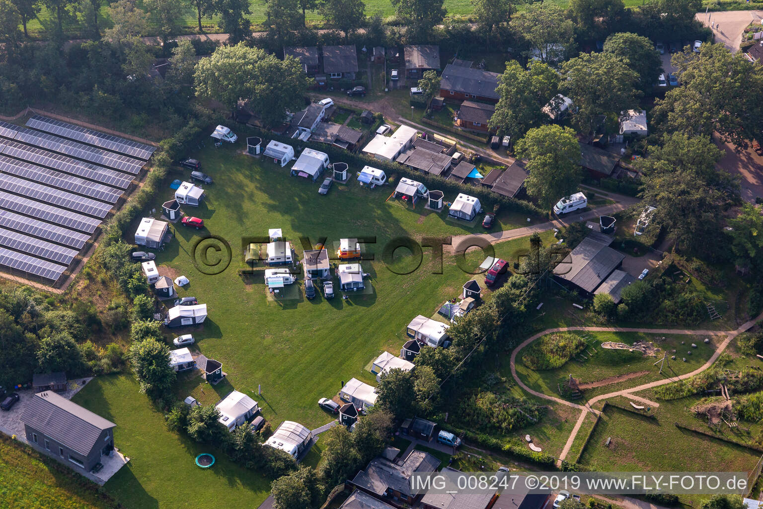 Luftaufnahme von Camping 't Wieskamp in Winterswijk Henxel im Bundesland Gelderland, Niederlande