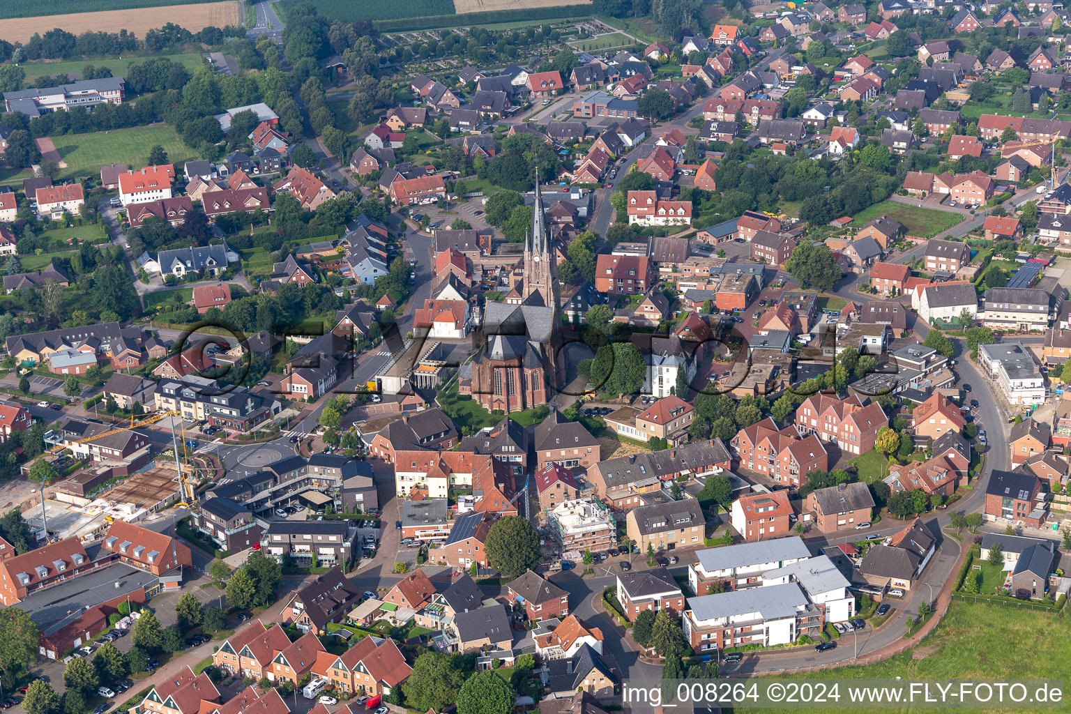 Kirchengebäude " St. Ludgerus Weseke " in Borken im Bundesland Nordrhein-Westfalen, Deutschland