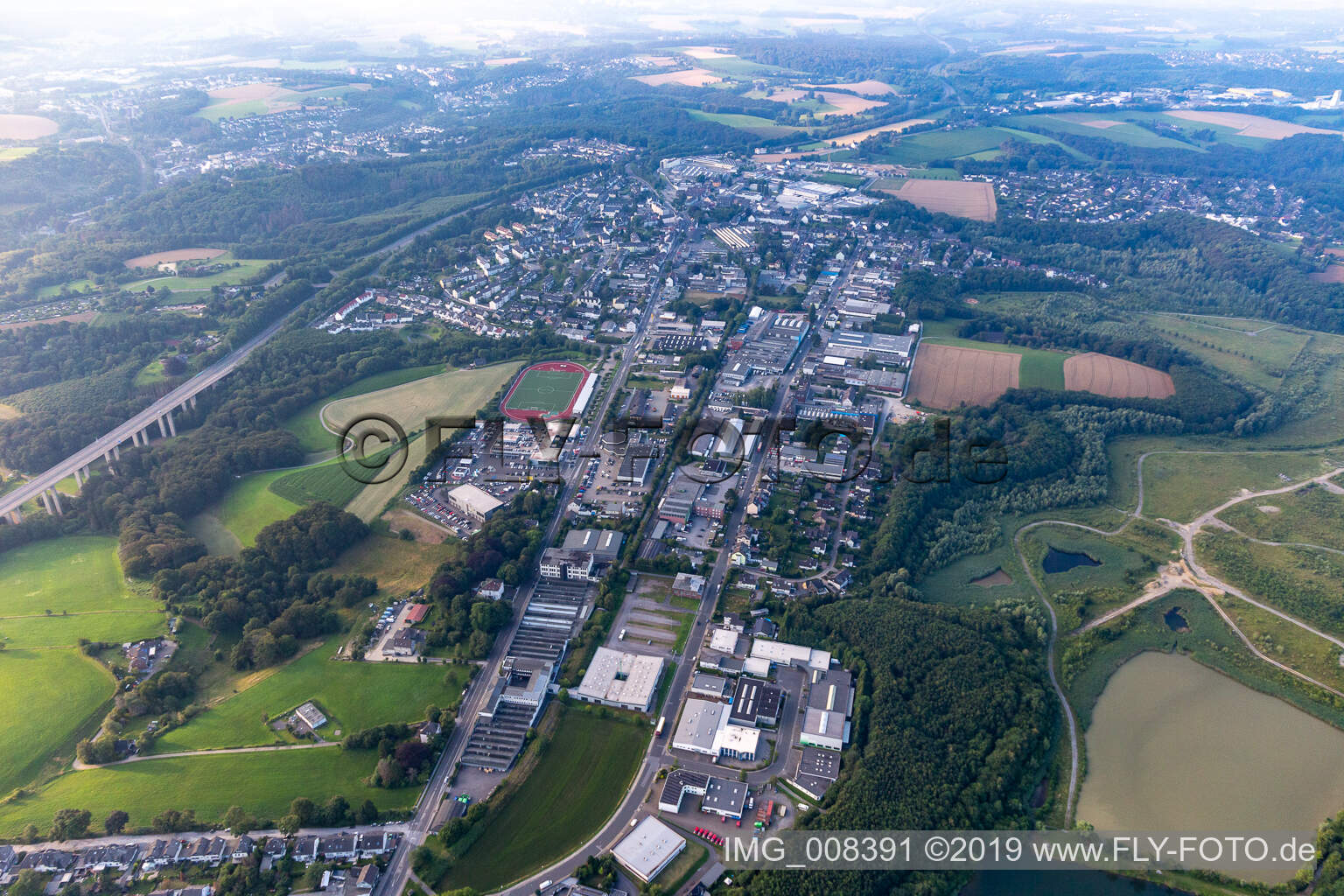 Luftbild von Industriegebiet Neviges in Velbert im Bundesland Nordrhein-Westfalen, Deutschland