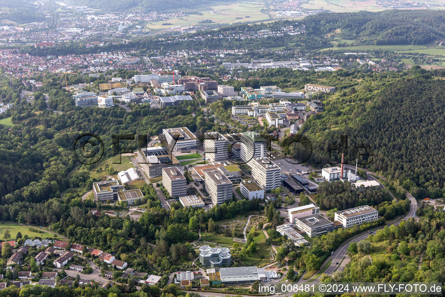 Luftbild von Campus- Gebäude der Universität Tübingen an der Schnarrenbergstraße in Tübingen im Bundesland Baden-Württemberg, Deutschland