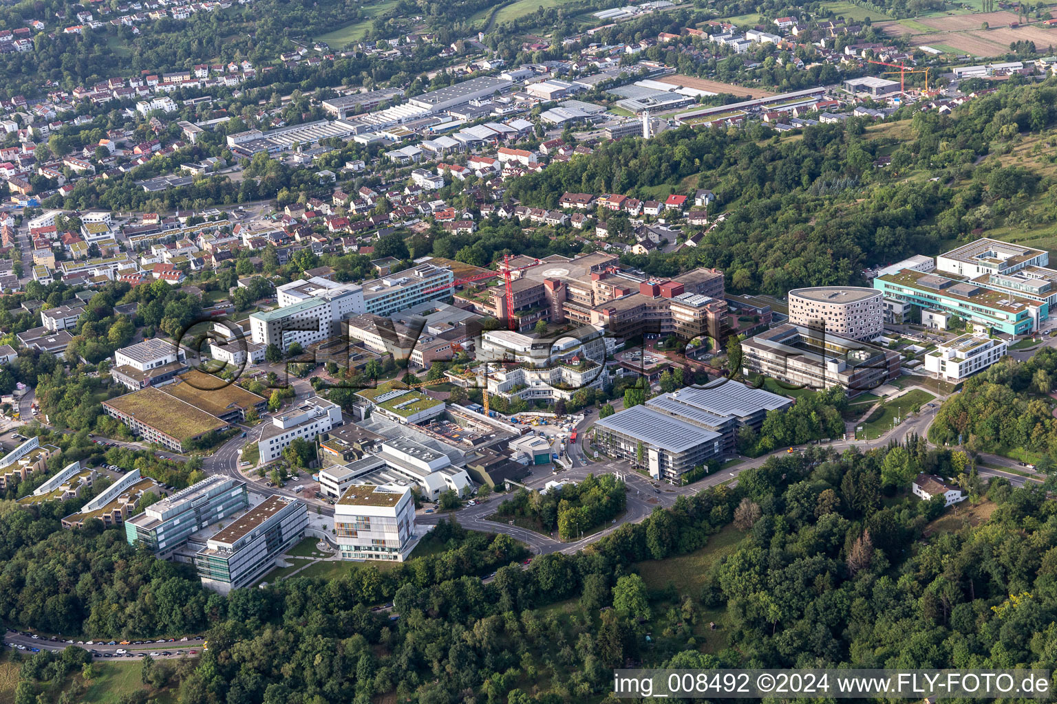 Luftbild von Klinikgelände des Krankenhauses Medizinische Universitätsklinik auf dem Schnarrenberg in Tübingen im Bundesland Baden-Württemberg, Deutschland