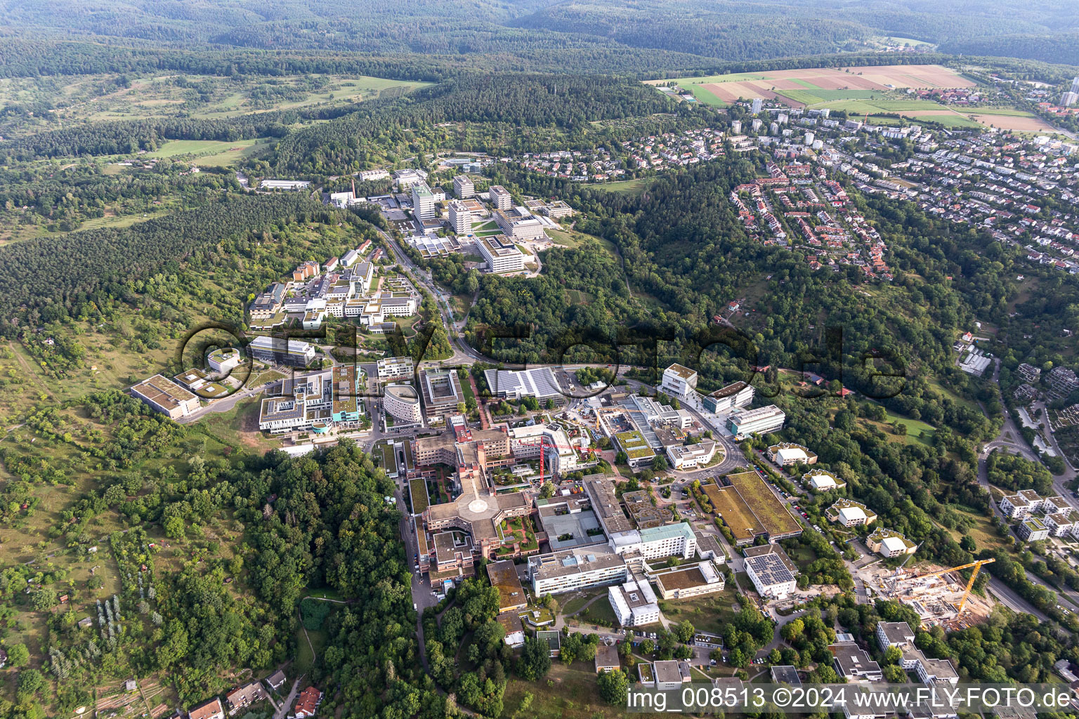 Luftbild von Gesamtübersicht des Klinikgelände des Krankenhauses Medizinische Universitätsklinik auf dem Schnarrenberg in Tübingen im Bundesland Baden-Württemberg, Deutschland