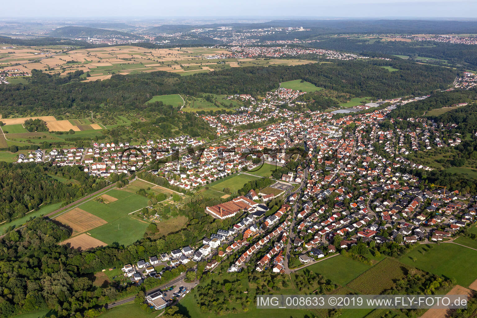 Schrägluftbild von Reutlingen im Bundesland Baden-Württemberg, Deutschland