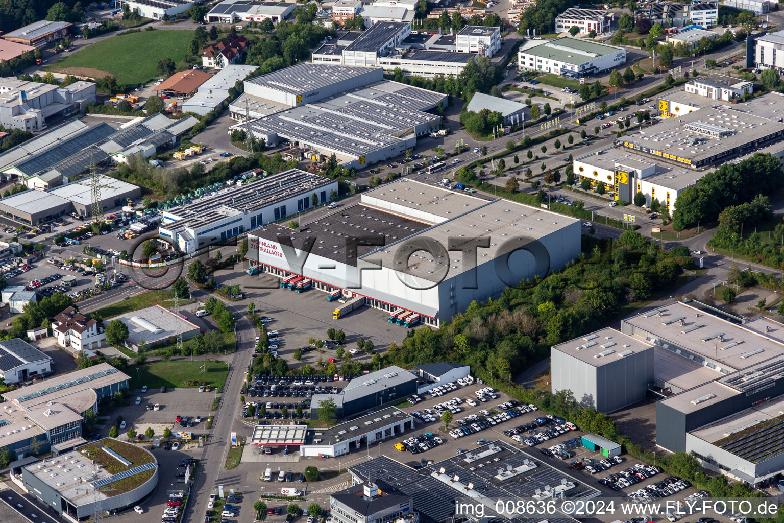 Gebäudekomplex und Logistikzentrum des Wohnland Zentrallager in Reutlingen im Bundesland Baden-Württemberg, Deutschland