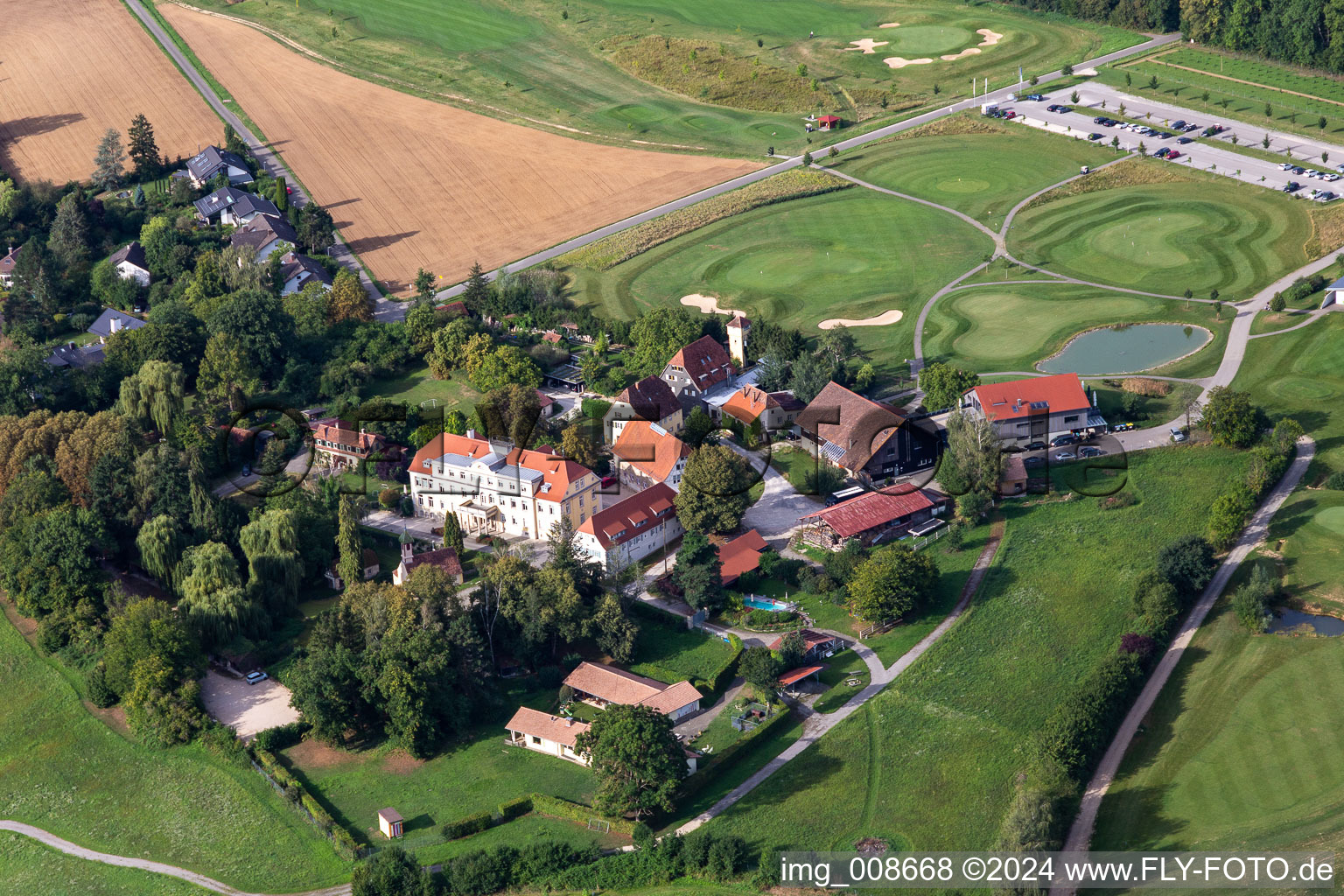 Luftbild von Gelände des Golfplatz Golfclub Schloss Kressbach in Kressbach im Bundesland Baden-Württemberg, Deutschland