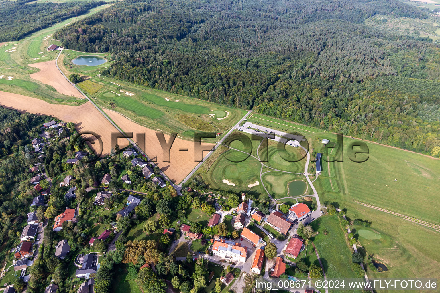 Luftaufnahme von Gelände des Golfplatz Golfclub Schloss Kressbach in Kressbach im Bundesland Baden-Württemberg, Deutschland