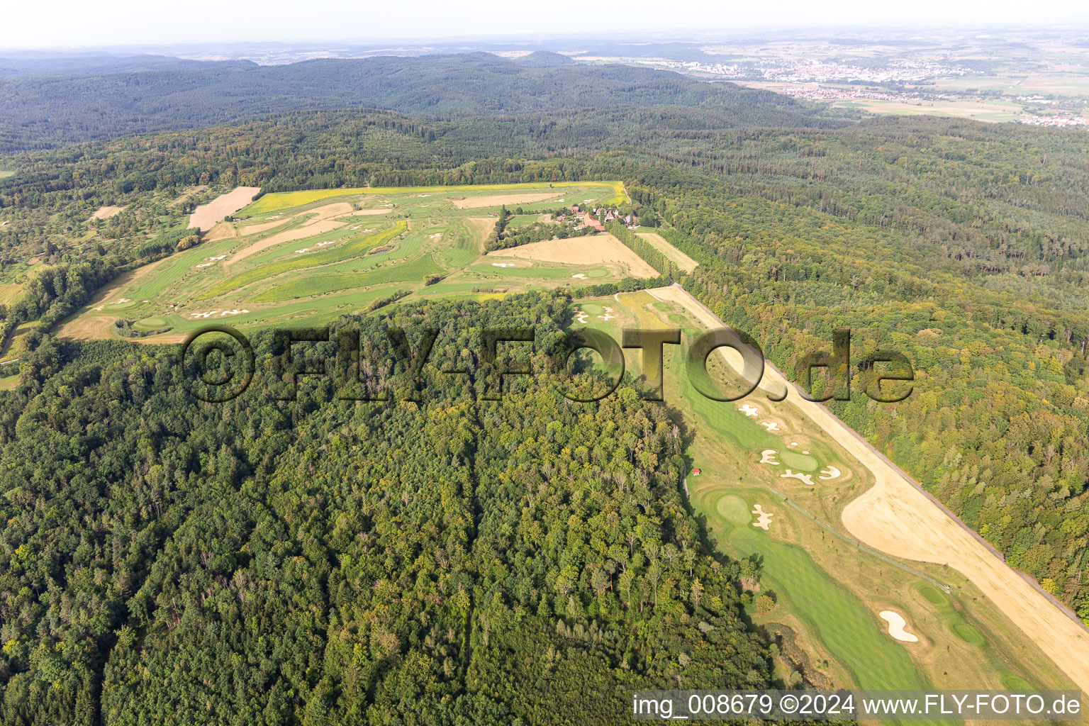 Gelände des Golfplatz Golfclub Schloss Kressbach in Kressbach im Bundesland Baden-Württemberg, Deutschland aus der Luft