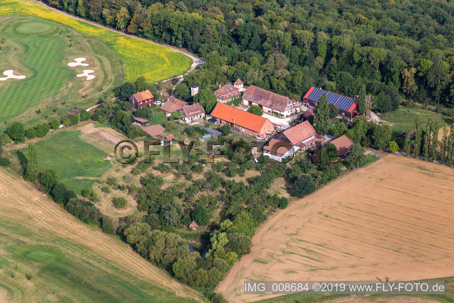 Drohnenaufname von Golfclub Schloss Kressbach in Tübingen im Bundesland Baden-Württemberg, Deutschland