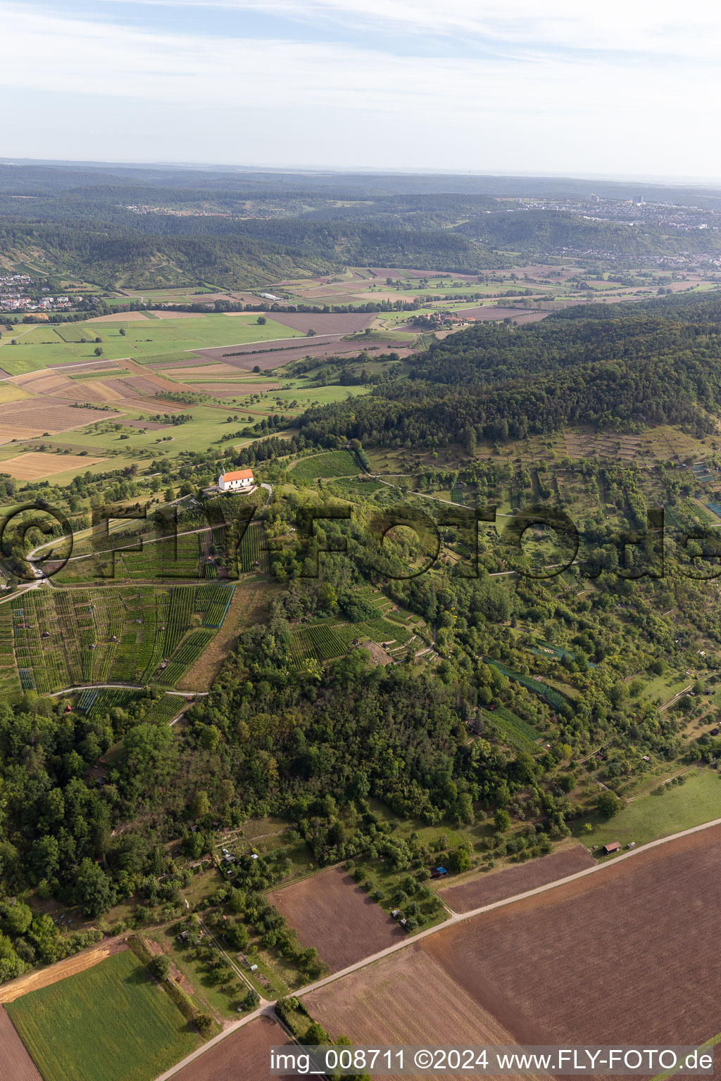 Kirchengebäude der Kapelle Wurmlinger Kapelle - St. Remigius Kapelle im Ortsteil Wurmlingen in Rottenburg am Neckar im Bundesland Baden-Württemberg, Deutschland