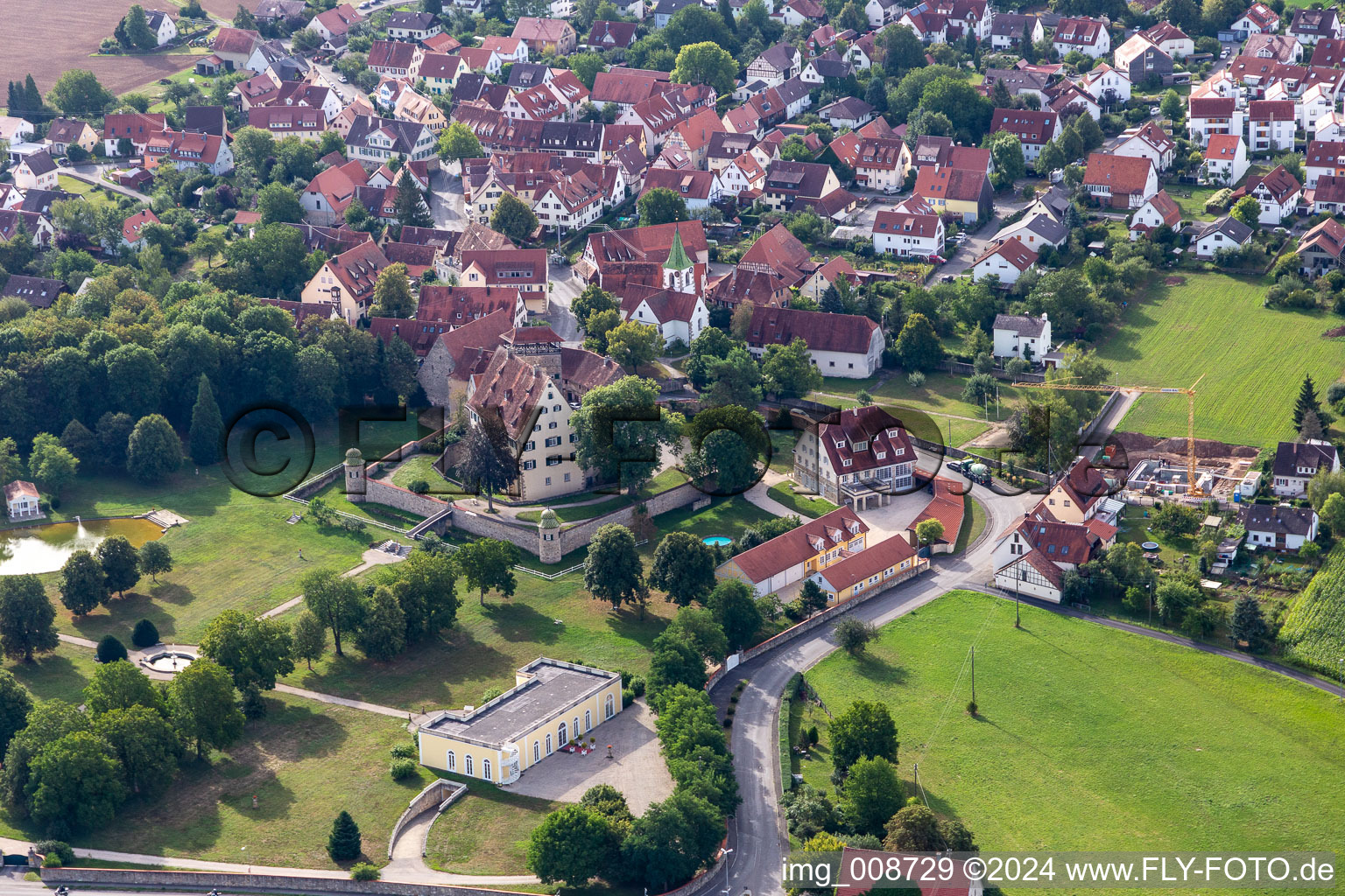 Ortsansicht der Straßen und Häuser der Wohngebiete in Kilchberg in Tübingen im Bundesland Baden-Württemberg, Deutschland