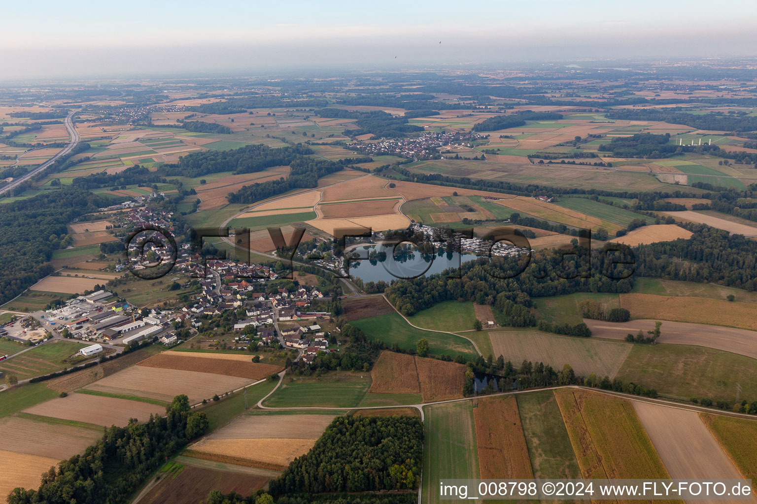 Wohnwagen und Zelte- Campingplatz - und Zeltplatz Adam oHG im Ortsteil Oberbruch in Bühl im Bundesland Baden-Württemberg, Deutschland