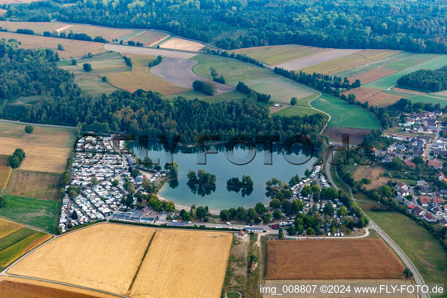 Luftaufnahme von Wohnwagen und Zelte- Campingplatz - und Zeltplatz Adam oHG im Ortsteil Oberbruch in Bühl im Bundesland Baden-Württemberg, Deutschland