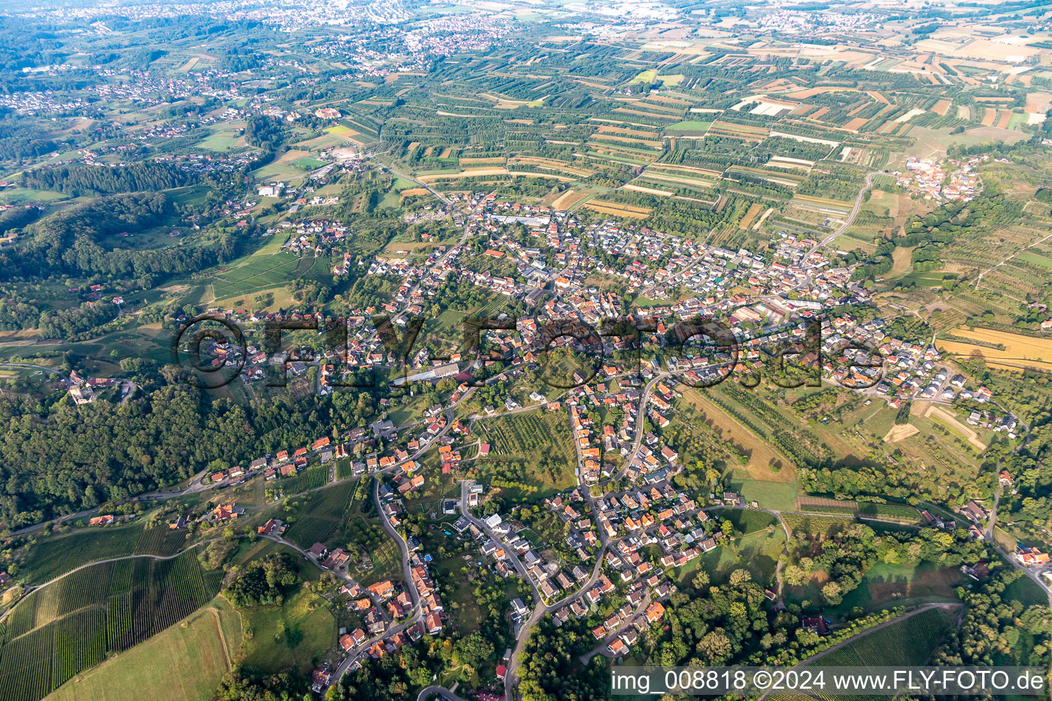 Ortsansicht der Straßen und Häuser der Wohngebiete in Lauf im Bundesland Baden-Württemberg, Deutschland