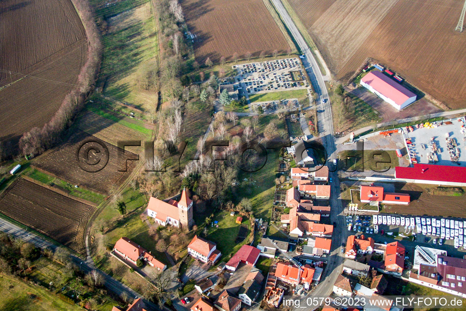 Luftbild von Kirche von Minfeld im Bundesland Rheinland-Pfalz, Deutschland