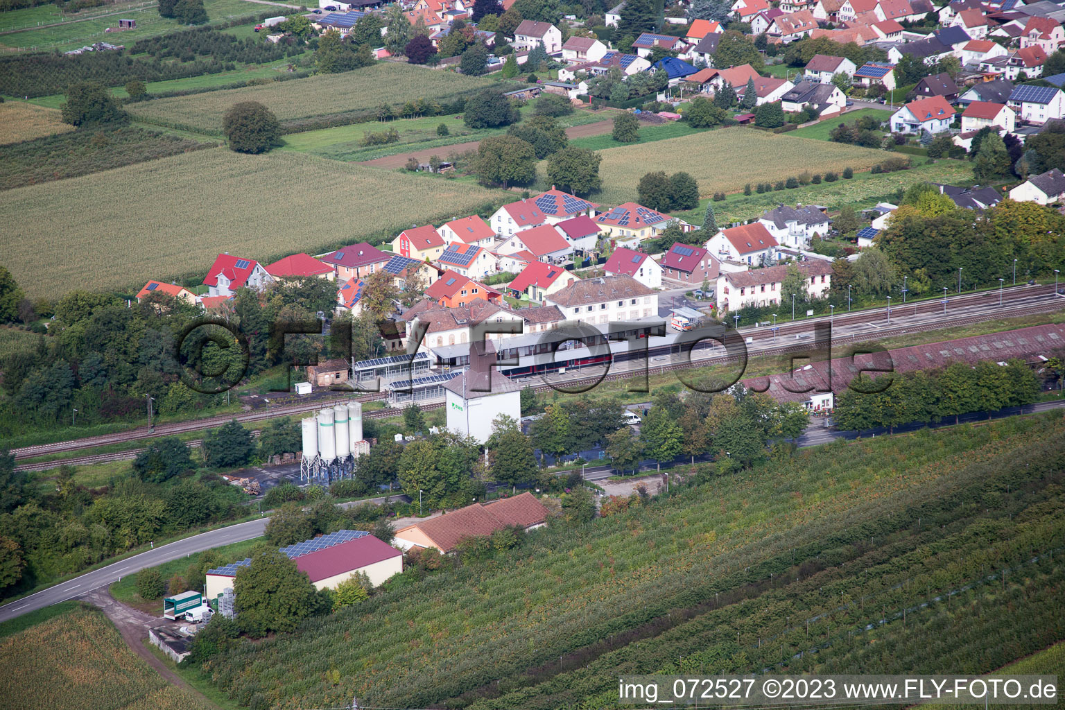 Luftaufnahme von Winden, Bahnhof im Bundesland Rheinland-Pfalz, Deutschland