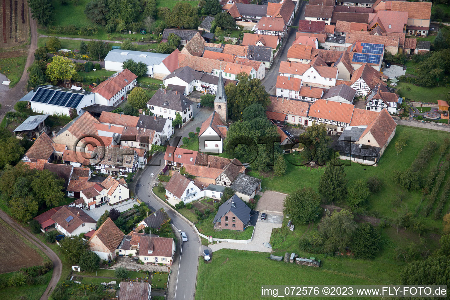 Ortsteil Klingen in Heuchelheim-Klingen im Bundesland Rheinland-Pfalz, Deutschland aus der Luft