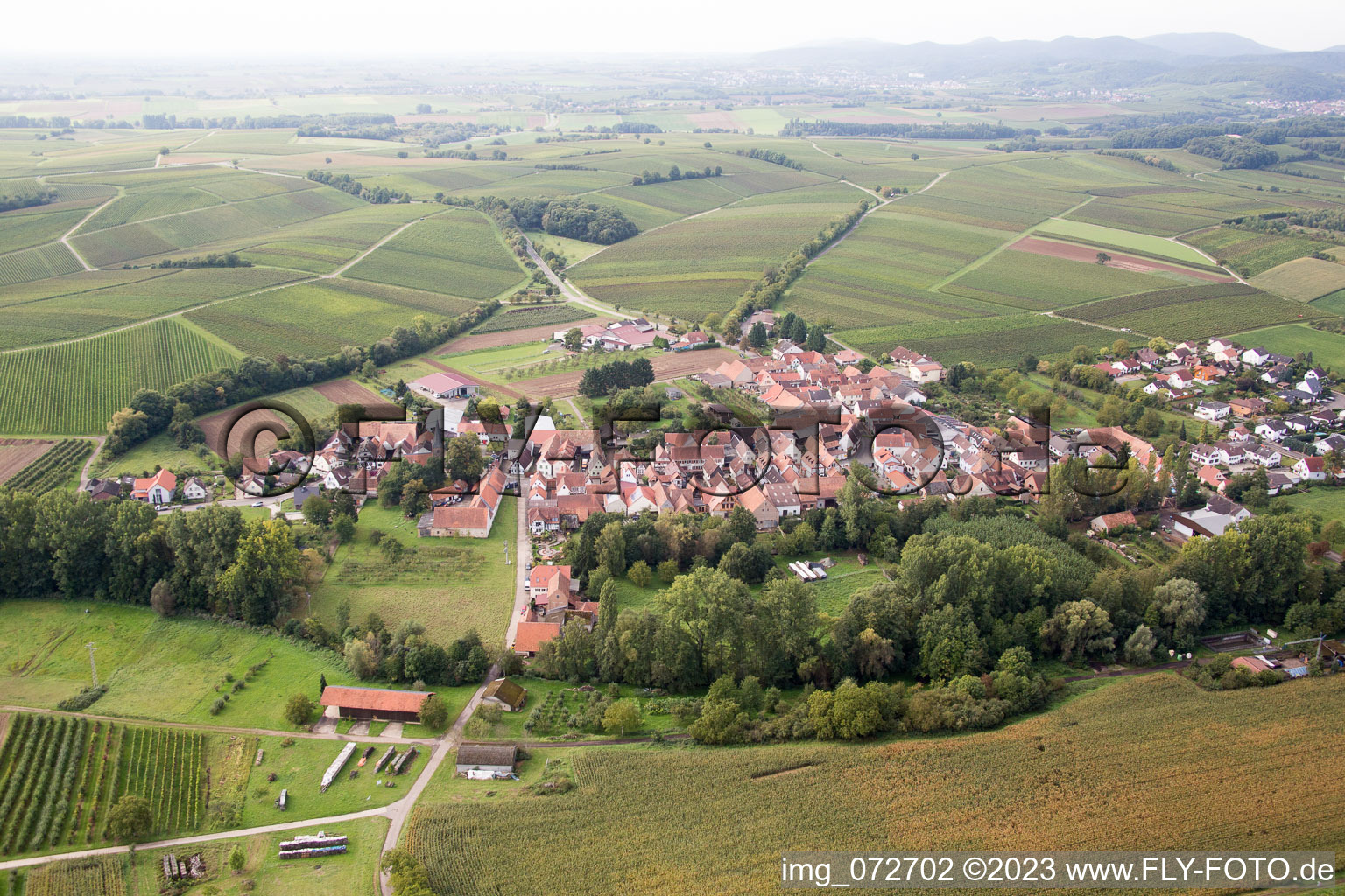 Luftbild von Ortsteil Klingen in Heuchelheim-Klingen im Bundesland Rheinland-Pfalz, Deutschland