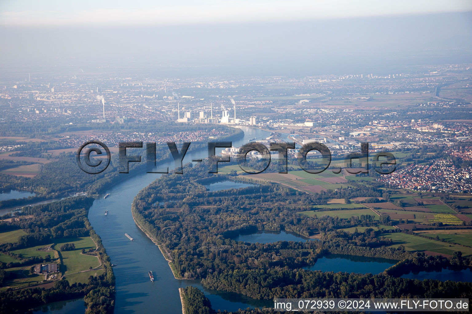 Luftbild von Ortsteil Rheinau in Mannheim im Bundesland Baden-Württemberg, Deutschland