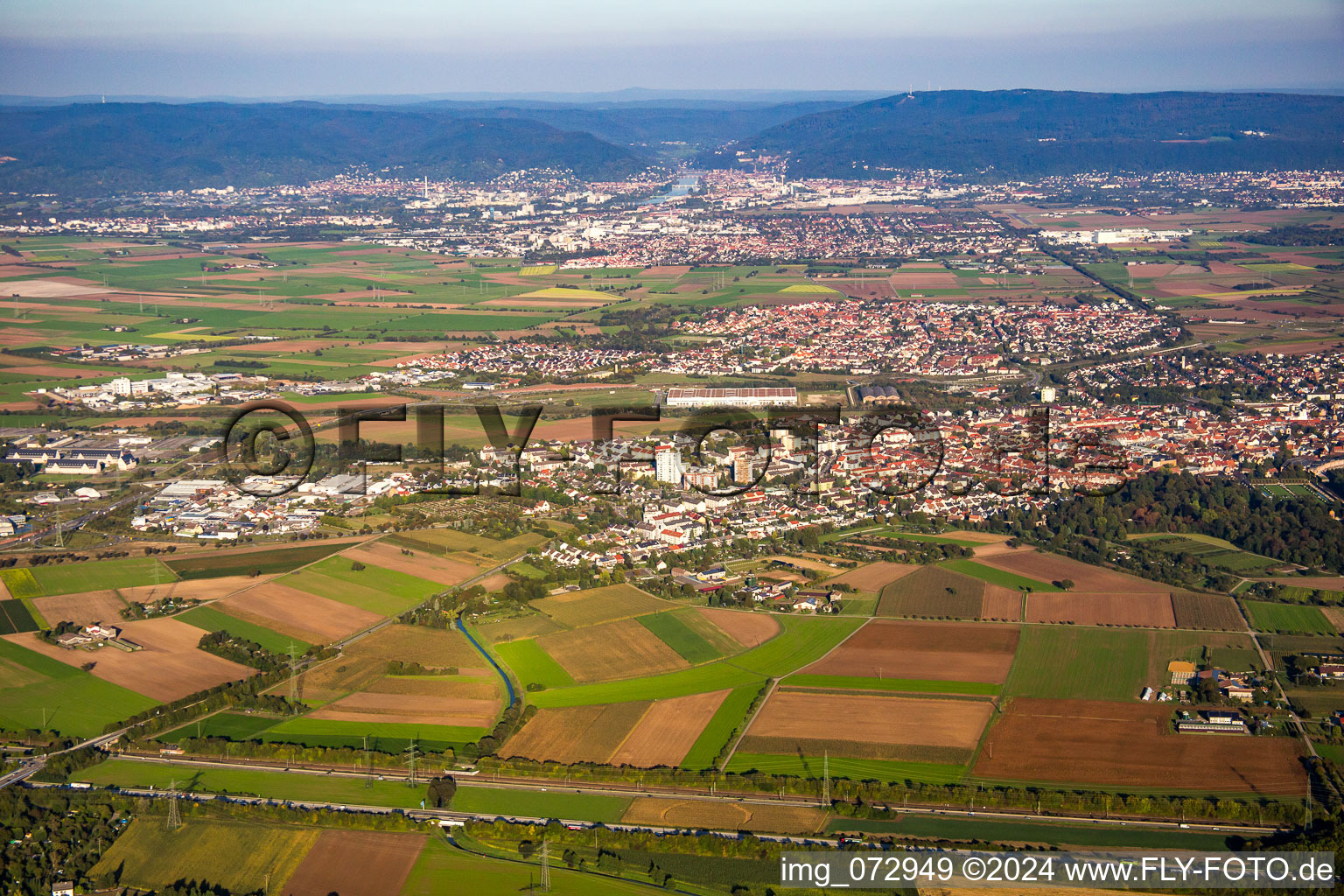 Blick bis Heidelberg in Schwetzingen im Bundesland Baden-Württemberg, Deutschland