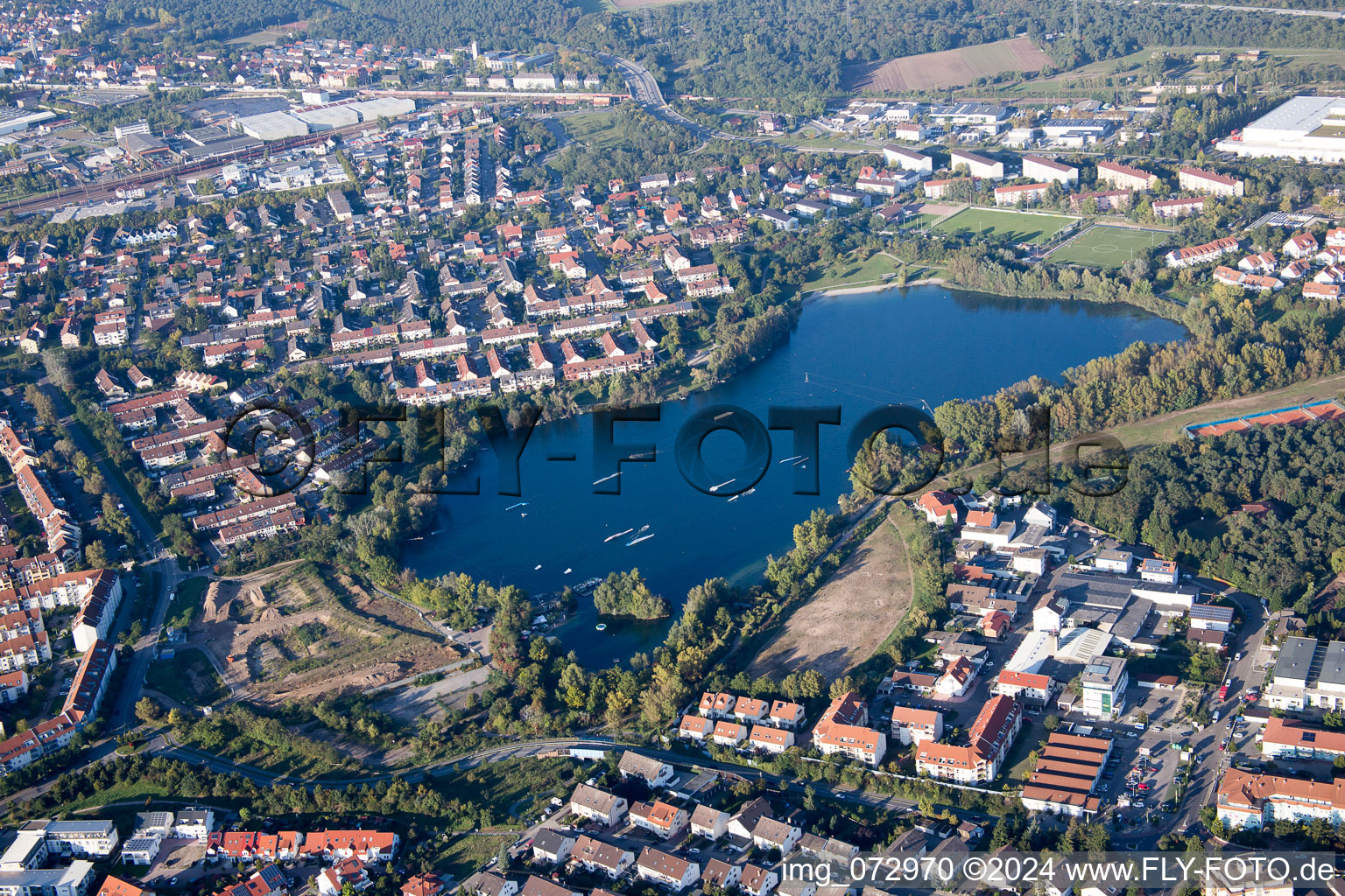 Ortsteil Rheinau in Mannheim im Bundesland Baden-Württemberg, Deutschland von oben