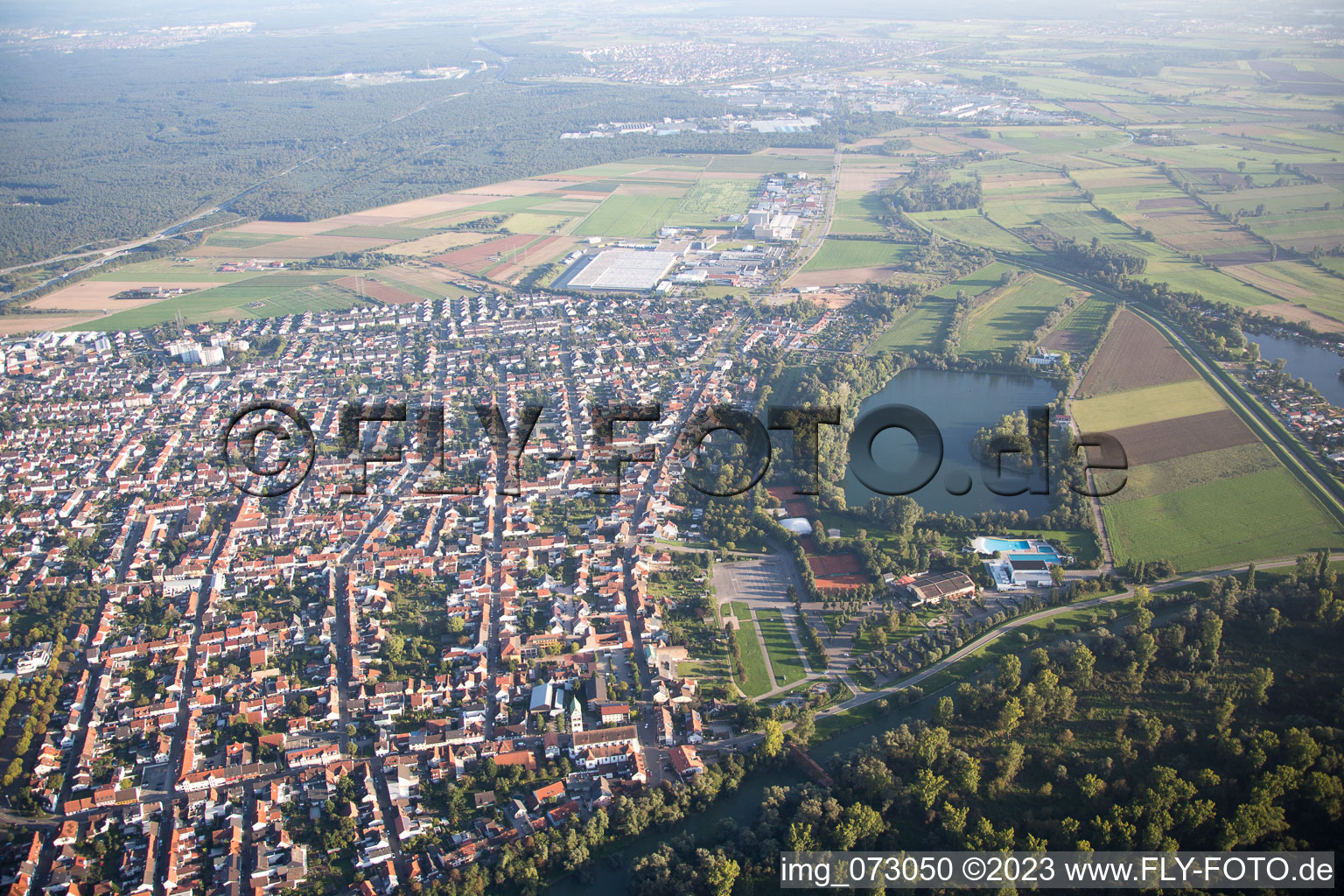 Ketsch im Bundesland Baden-Württemberg, Deutschland aus der Luft betrachtet
