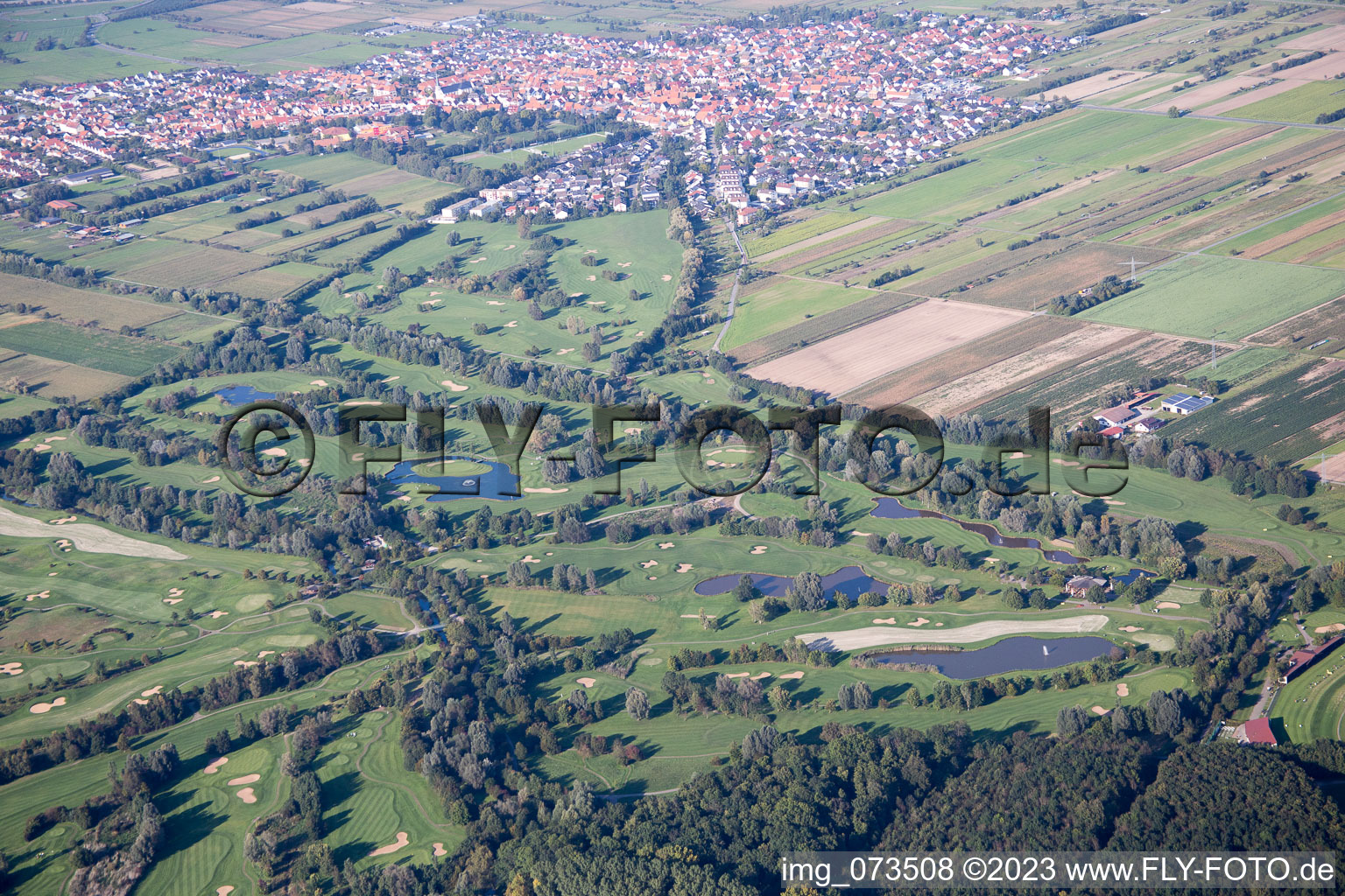 Luftaufnahme von Golfclub am Lußhardtsee im Ortsteil Rot in St. Leon-Rot im Bundesland Baden-Württemberg, Deutschland
