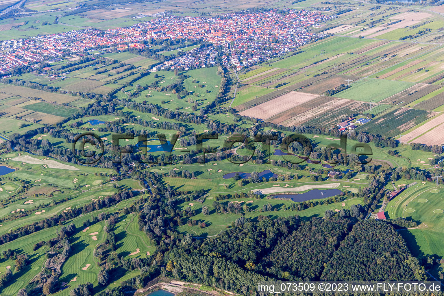 Luftaufnahme von Gelände des Golfplatz des Golf Club St. Leon-Rot in Sankt Leon-Rot im Bundesland Baden-Württemberg, Deutschland