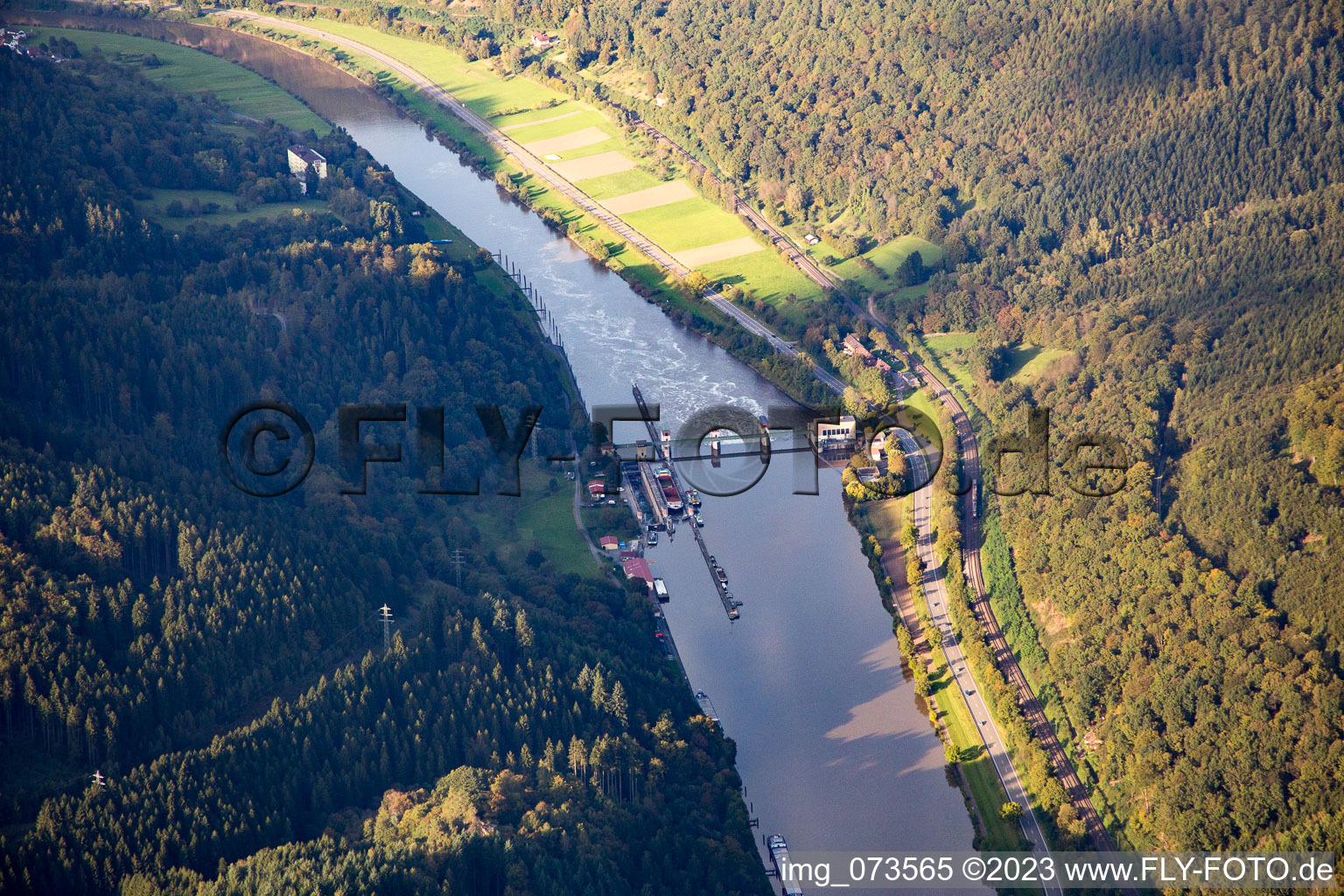 Luftbild von Neckarschleuse Rockenau im Bundesland Baden-Württemberg, Deutschland