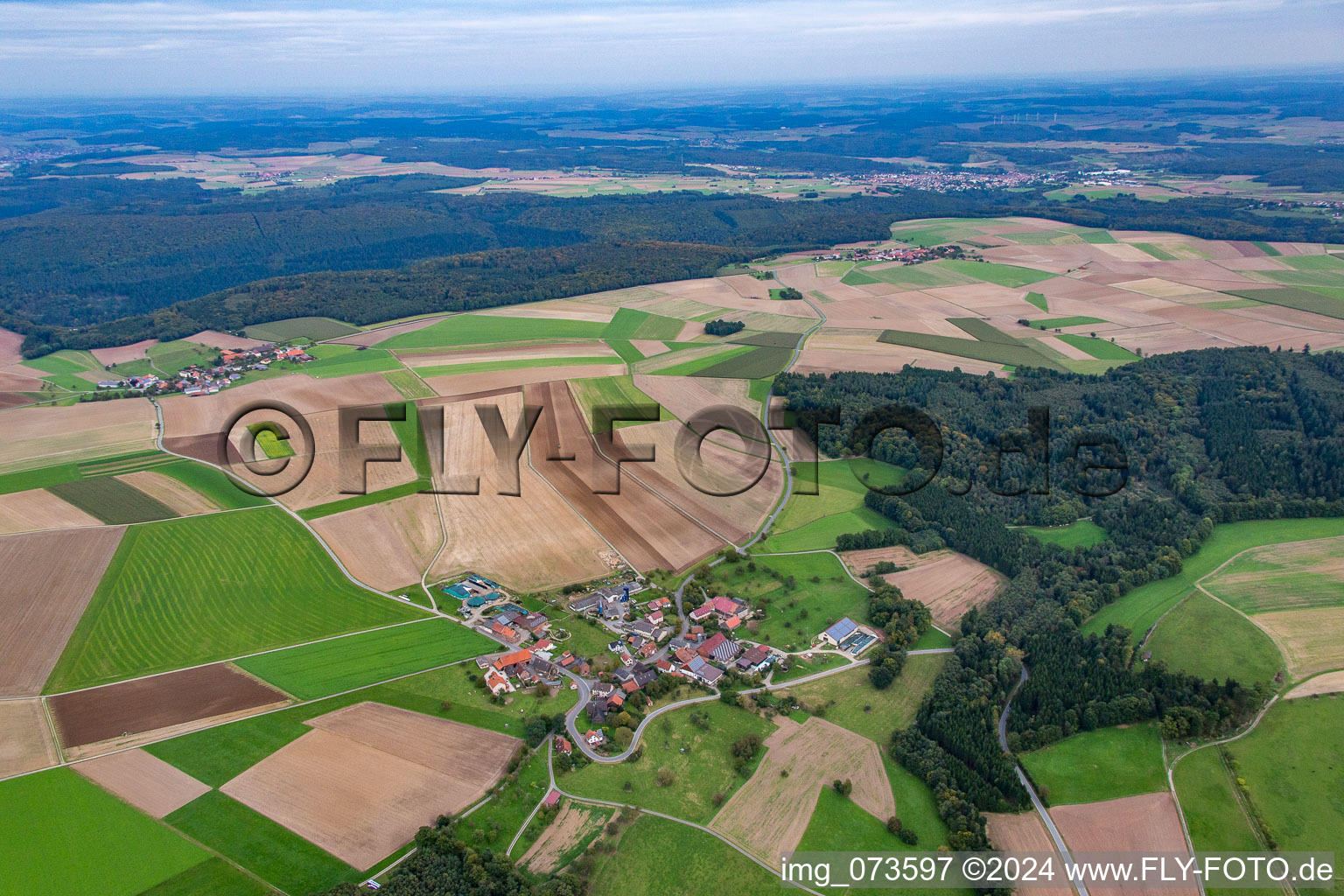 Luftbild von Ortsteil Vollmersdorf in Hardheim im Bundesland Baden-Württemberg, Deutschland