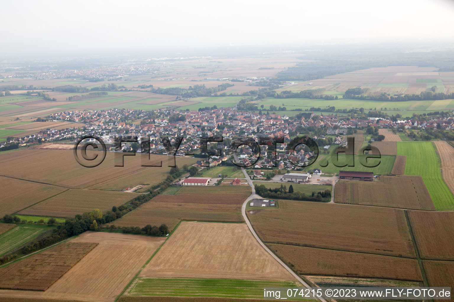 Schrägluftbild von Geudertheim im Bundesland Bas-Rhin, Frankreich
