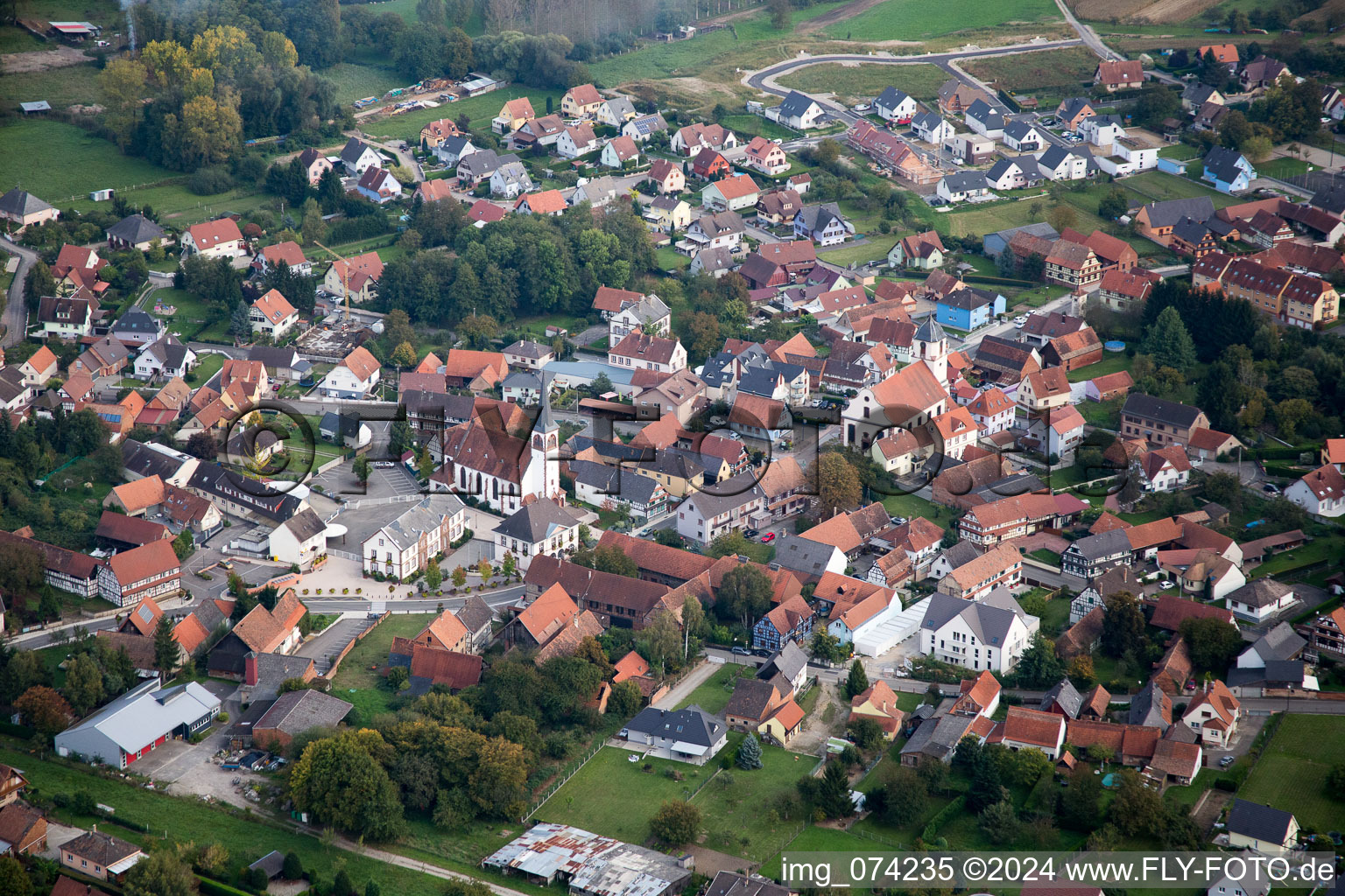 Ortsansicht der Straßen und Häuser der Wohngebiete in Gries in Grand Est im Bundesland Bas-Rhin, Frankreich