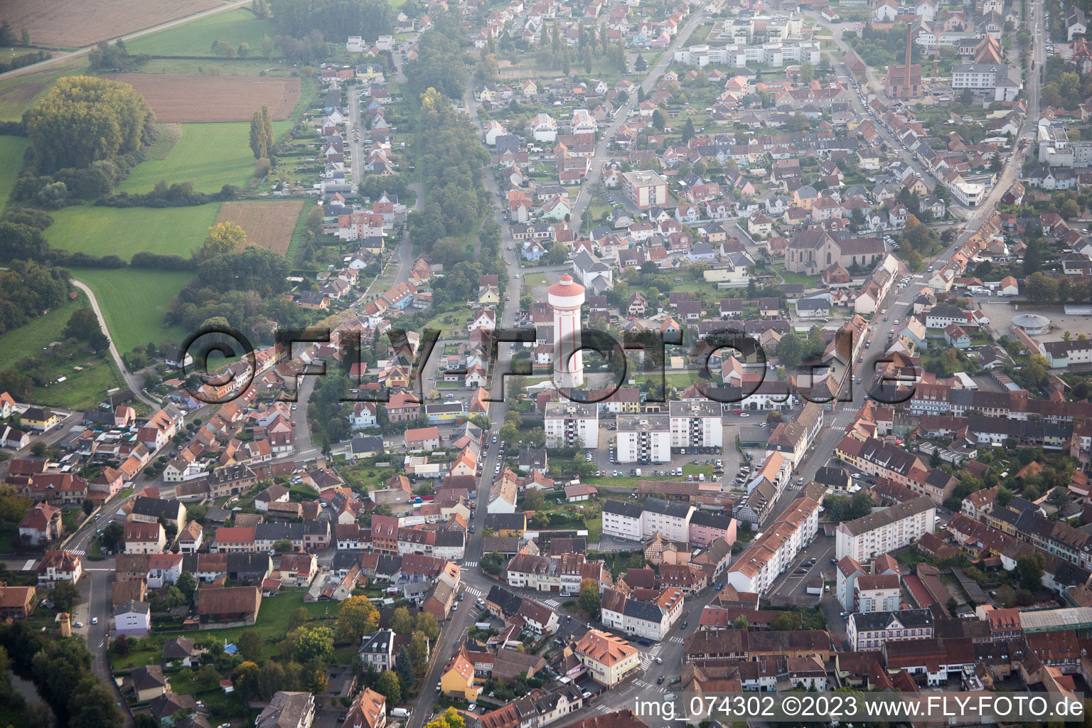 Oberhoffen-sur-Moder im Bundesland Bas-Rhin, Frankreich von oben gesehen