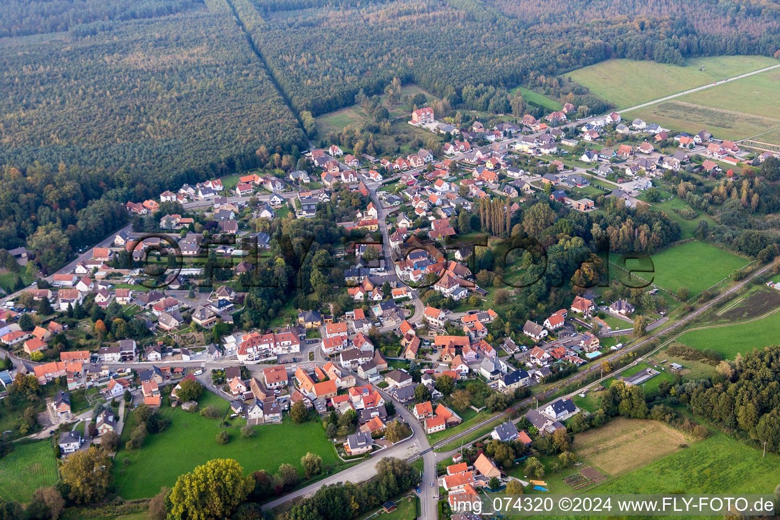 Dorf - Ansicht in Schirrhoffen in Grand Est im Bundesland Bas-Rhin, Frankreich