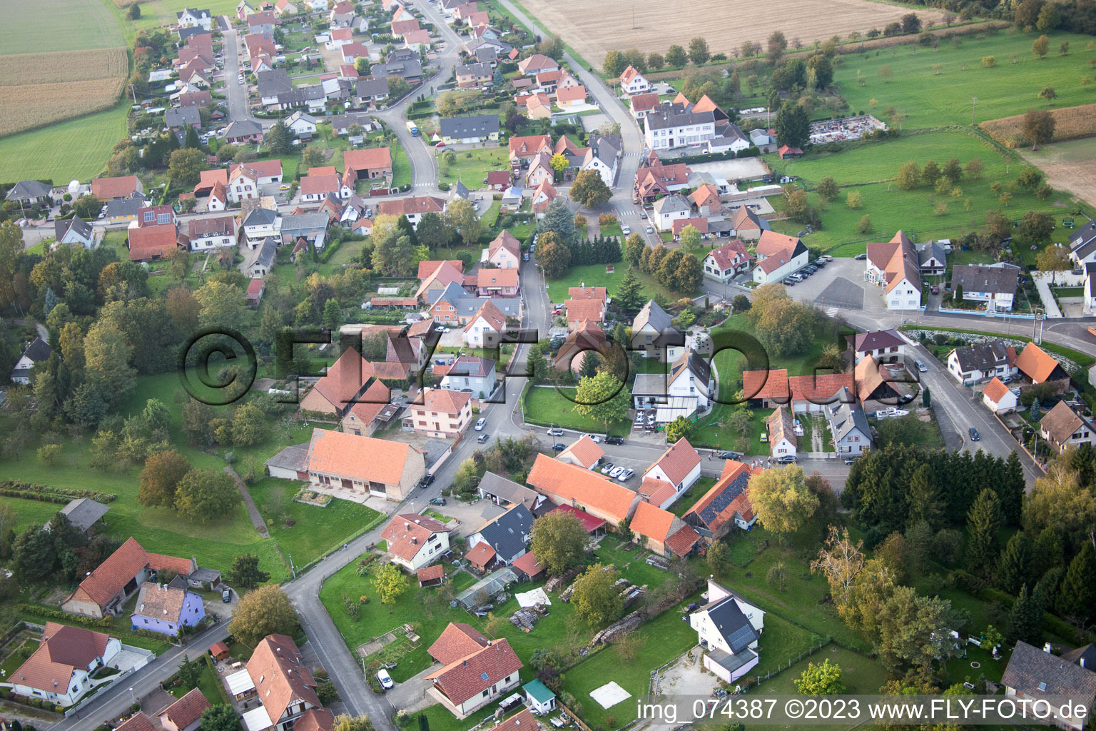 Drohnenbild von Neuhaeusel im Bundesland Bas-Rhin, Frankreich